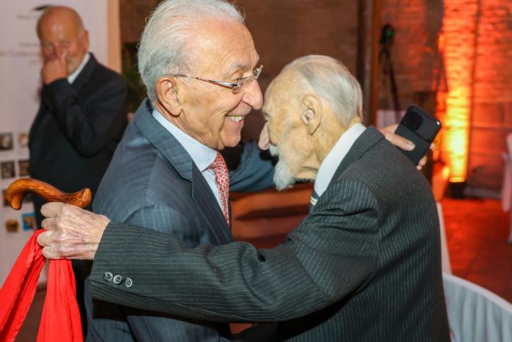 Zwei Preisträger des LeibnizRingHannover: Madjid Samii (2013) und Rolf Zick (2020)